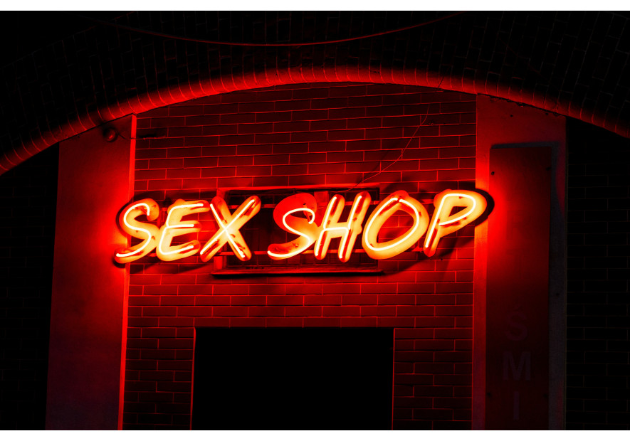 Esplorare la sessualità: come i sexy shop possono aiutare a trovare i prodotti giusti